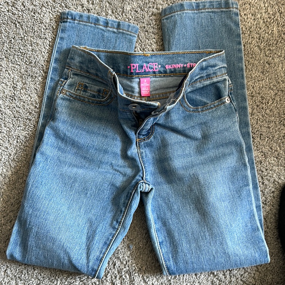 Brand new. Never worn girls skinny jeans